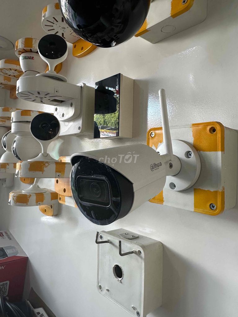 Camera Dahua ngoài trời kèm thẻ 32gb. Mua bán Máy ảnh, Máy quay tại Thành phố Thủ Dầu Một Bình Dương được đăng bởi Trúc Ly hình 1