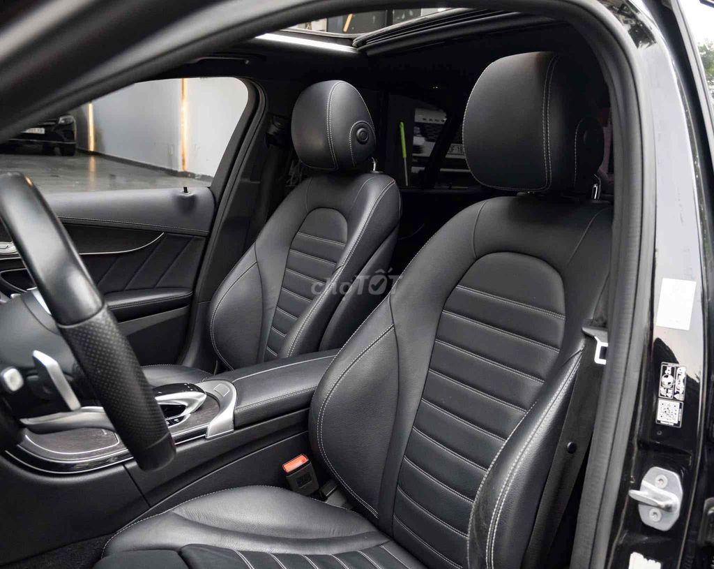 LONG ANH AUTO về Mercedes C300 AMG model 2019. Mua bán Ô tô tại Quận 7 Tp Hồ Chí Minh được đăng bởi LongAnh AuTo  hình 6