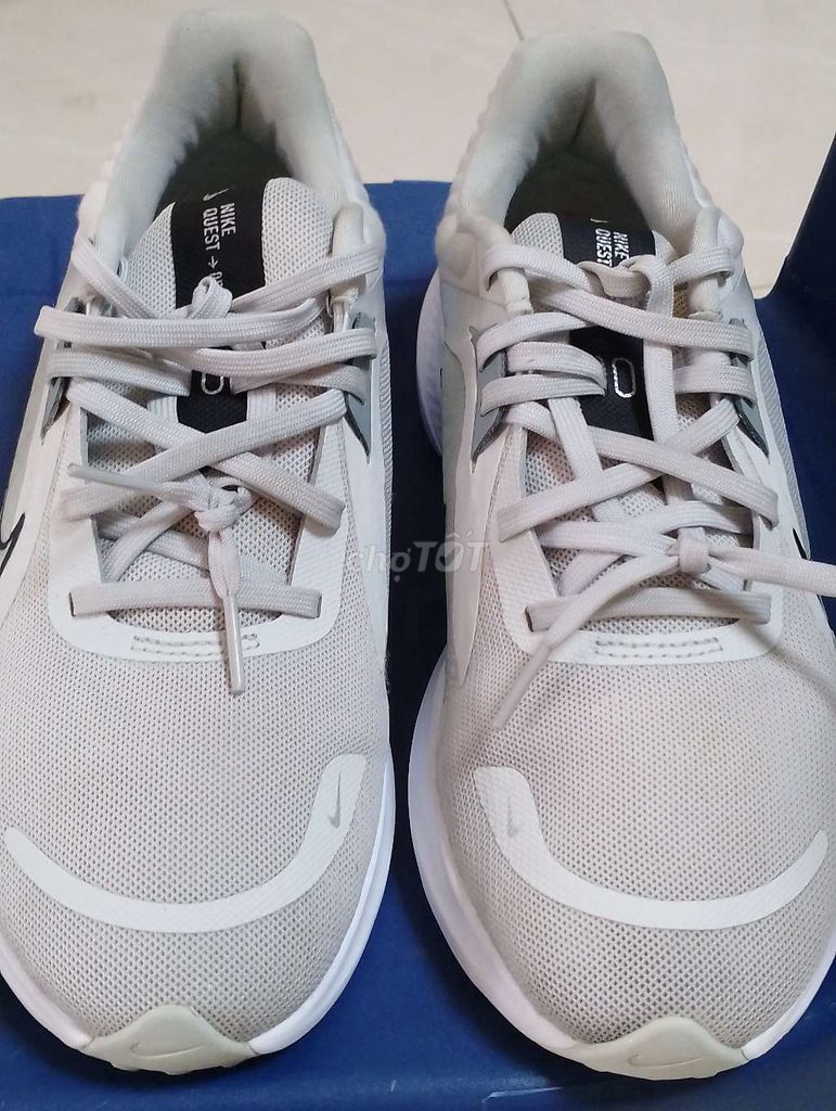 Giày chạy bộ Nike Quest 5 Trắng 40.5 EUR. Mua bán Giày dép tại Huyện Thanh Trì Hà Nội được đăng bởi Tú hình 1