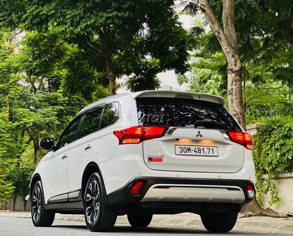 Mitsubishi Outlander 2021 2.0 CVT - 70000 km. Mua bán Ô tô tại Quận Cầu Giấy Hà Nội được đăng bởi Quang Huy hình 4