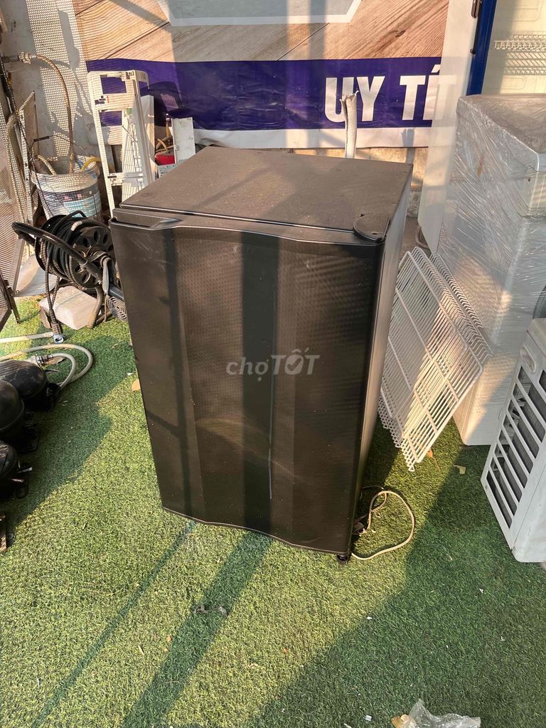 Tủ lạnh mini 90L Đen. Mua bán Tủ lạnh tại Thành phố Thủ Dầu Một Bình Dương được đăng bởi Nguyễn văn hiển hình 1
