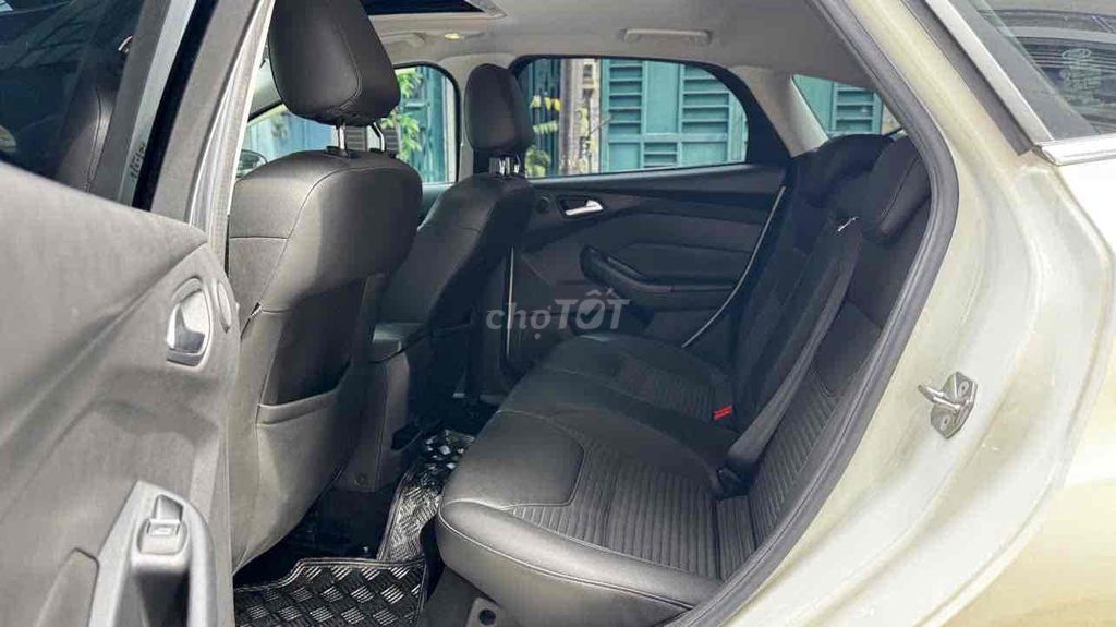 Ford Focus Sport 2018 Trắng 35.000 km. Mua bán Ô tô tại Quận Tân Bình Tp Hồ Chí Minh được đăng bởi Sài Gòn Ford hình 10