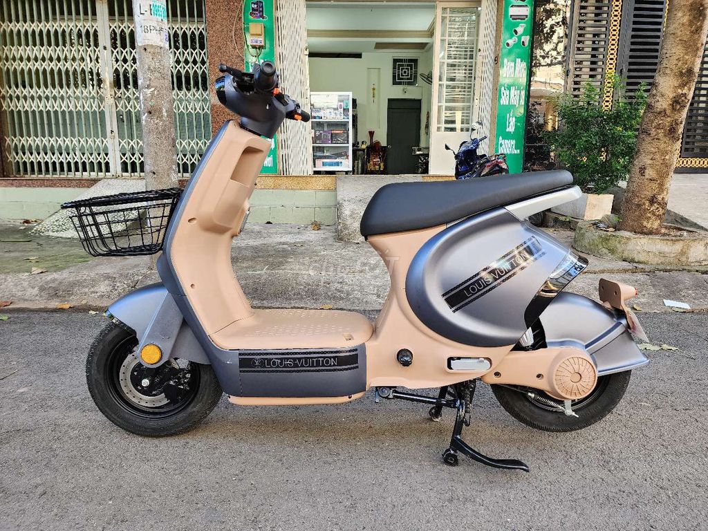 Xe Điện Siêu Lướt Không Cần Bằng Lái. Mua bán Xe điện tại Quận 6 Tp Hồ Chí Minh được đăng bởi Ngọc  hình 4