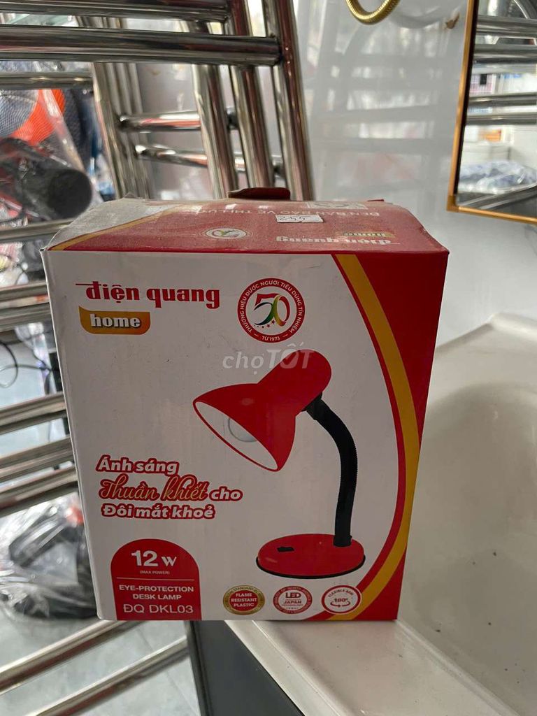 Đèn học Điện Quang DQ DKL03 Đỏ Nhựa chống cháy. Mua bán Đèn tại Thành phố Thủ Dầu Một Bình Dương được đăng bởi Pham hoai bao hình 1