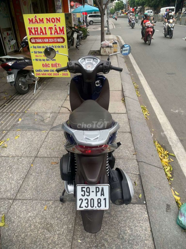 Honda SH mode 2015 mới 90% Bstp chính chủ. Mua bán Xe máy tại Quận Tân Phú Tp Hồ Chí Minh được đăng bởi Tuanduy hình 5