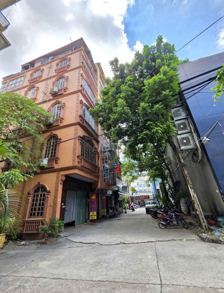 Cho Thuê Nhà 3 Mặt Đường Ngọc Hồi