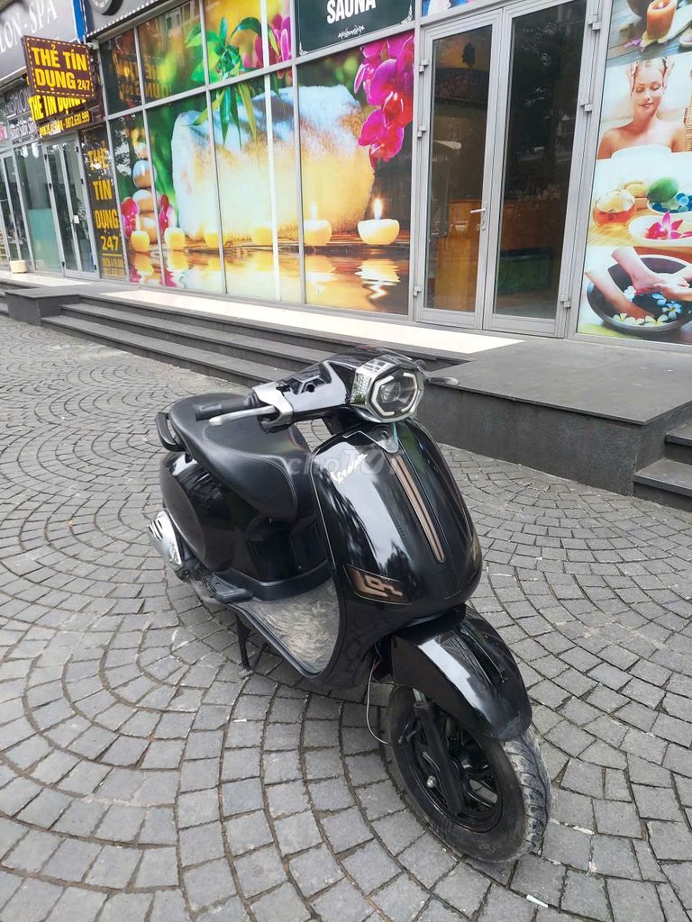 Bán xe Piagio Vespa  mầu đen chính chủ. Mua bán Xe máy tại Quận Hai Bà Trưng Hà Nội được đăng bởi Nguyễn Thu Thảo hình 6