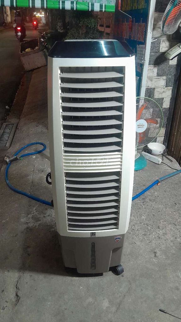 Quạt hơi nước hiệu Boss ,thái lan, 180w.