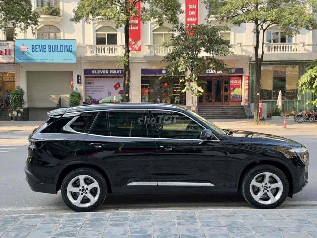 VinFast Lux SA Plus 2.0 AT 2021 черный супер новый