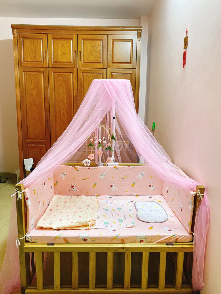 Cũi em bé gỗ vàng. Mua bán Mẹ và bé tại Quận Cầu Giấy Hà Nội được đăng bởi Trương Đạt hình 1