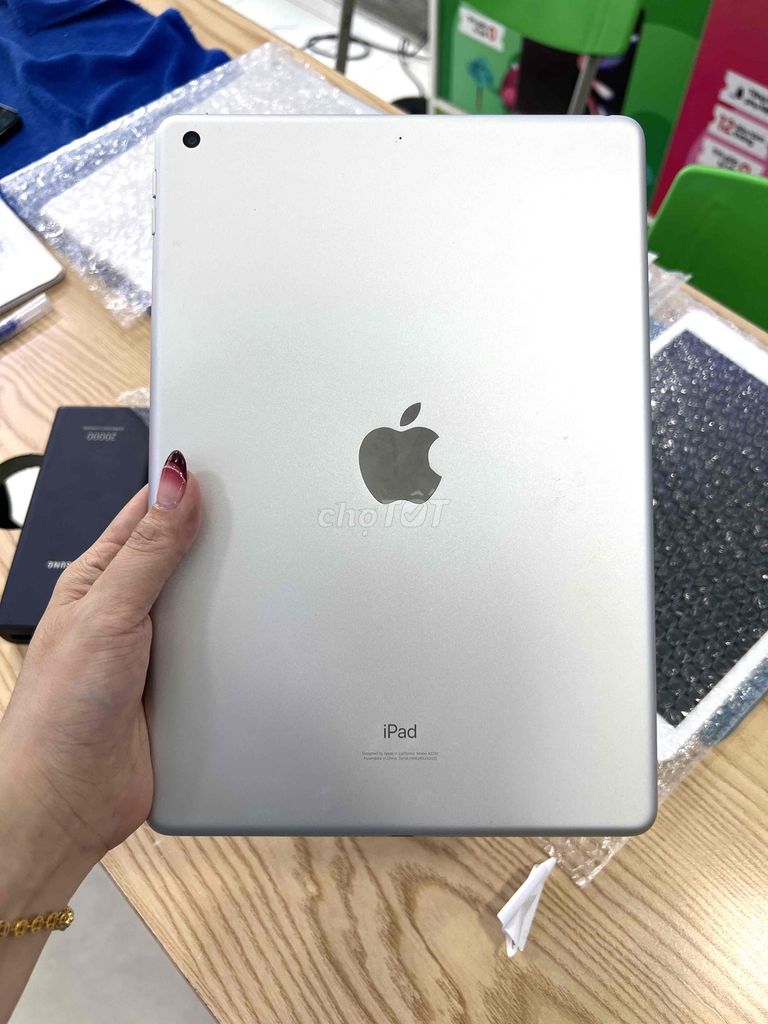 Apple iPad Gen 8 Wifi Bạc. Mua bán Máy tính bảng tại Quận Ngô Quyền Hải Phòng được đăng bởi lê thanh thuỷ hình 1