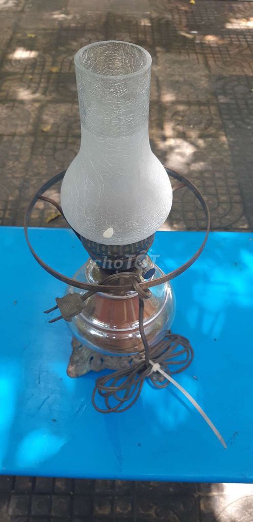 Đèn ngủ Cổ điển. Mua bán Đèn tại Quận Bình Thuỷ Cần Thơ được đăng bởi Ngọc Tiến  hình 1