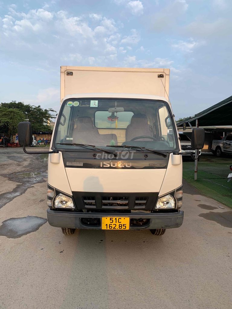 isuzu 1900kg đời 2012 thùng 4.6m