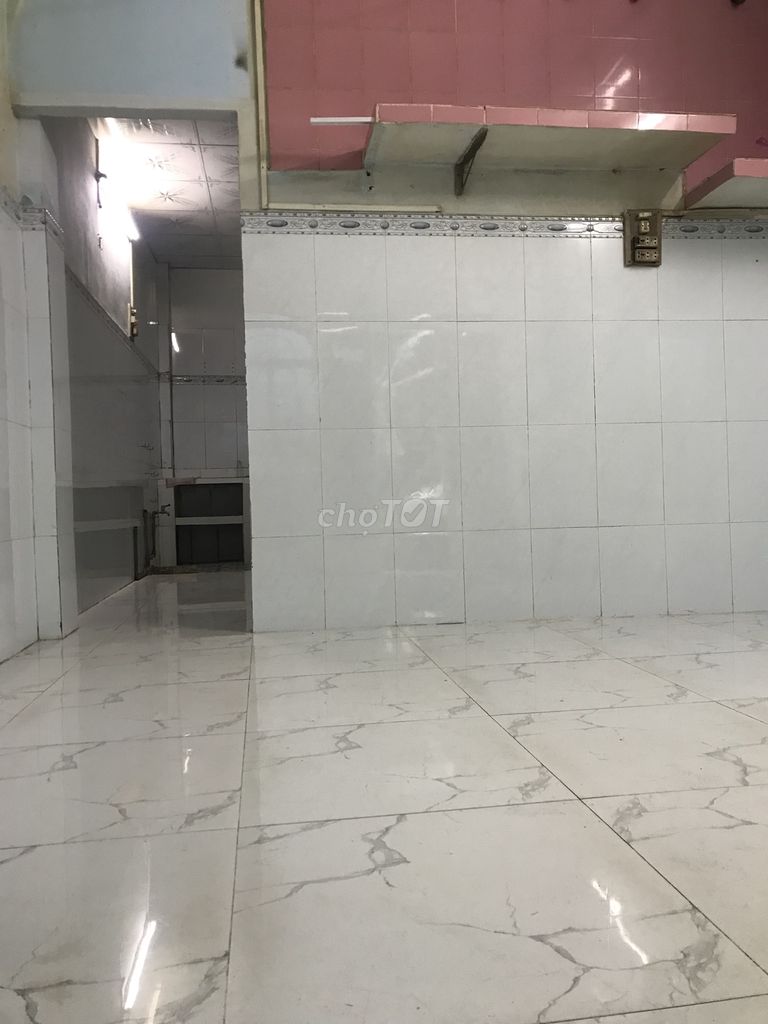 Nhà còn mới, 1 lầu đúc, 3.7m x 11m, 2 PN, 2WC,Dtsd: 85m2, hẻm Hậu Giag