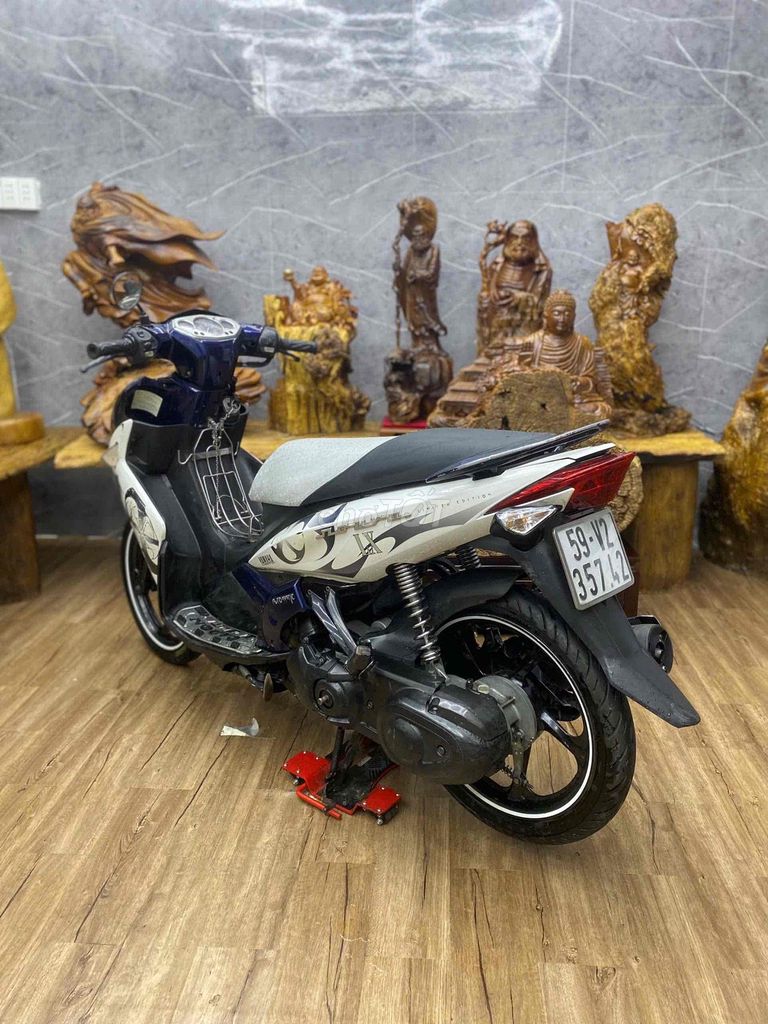 👉Nouvo4 chính chủ bstp dàn áo liền lạc, máy êm. Mua bán Xe máy tại Quận 7 Tp Hồ Chí Minh được đăng bởi Xe Cũ Hiếu CT hình 3