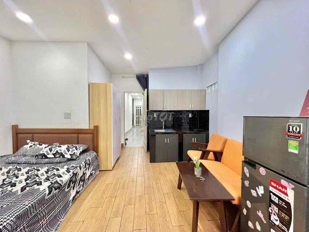 STUDIO BAN CÔNG FULL NỘI THẤT RỘNG 30m2 QUẬN 4