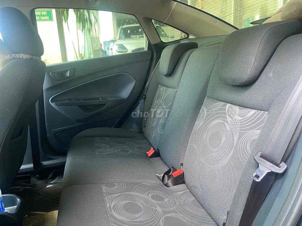 Ford Fiesta 2013 1.6 AT Hatchback - 42000 km. Mua bán Ô tô tại Thành phố Thuận An Bình Dương được đăng bởi Bùi Hoàng Bảo Anh hình 6