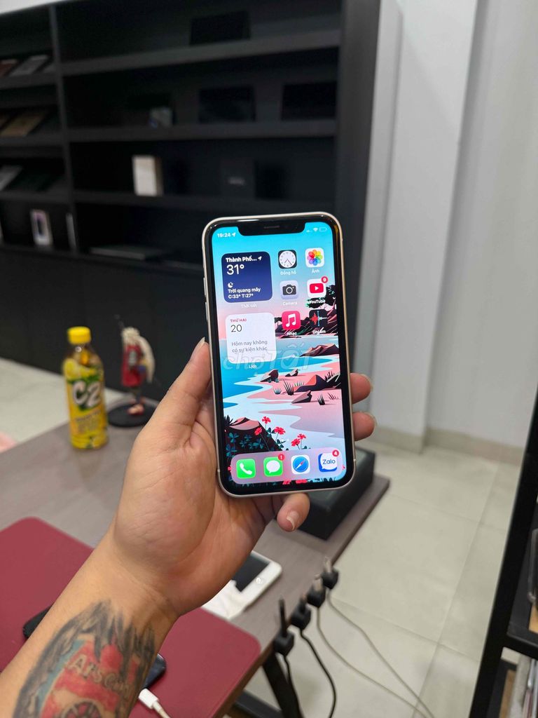 AppleiPhone Xr QTE 64GB Trắng Nguyên zin Độ 17 Pro. Mua bán Điện thoại tại Quận Đống Đa Hà Nội được đăng bởi Hà Nội Mobile Bao Duyệt Nợ Xấu hình 1