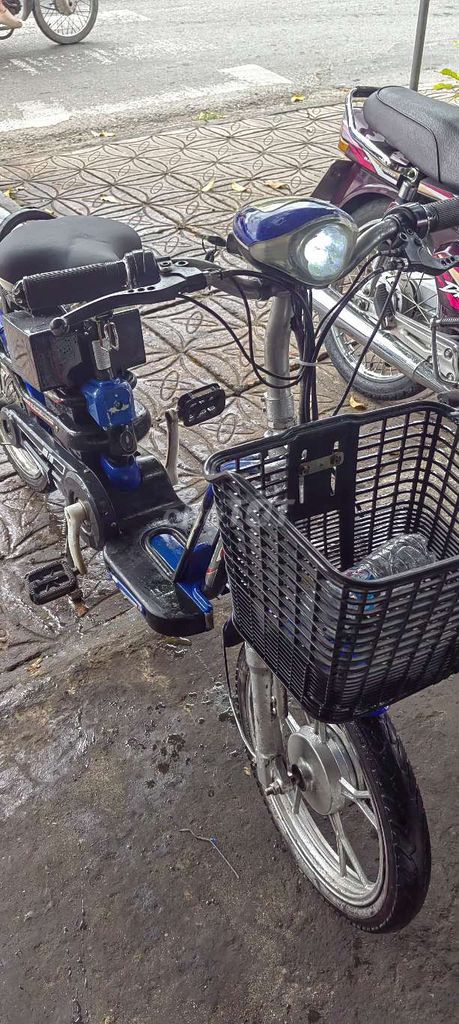 Xe đạp điện 4bình còn cầm. Mua bán Xe điện tại Quận Ninh Kiều Cần Thơ được đăng bởi thảo hình 2