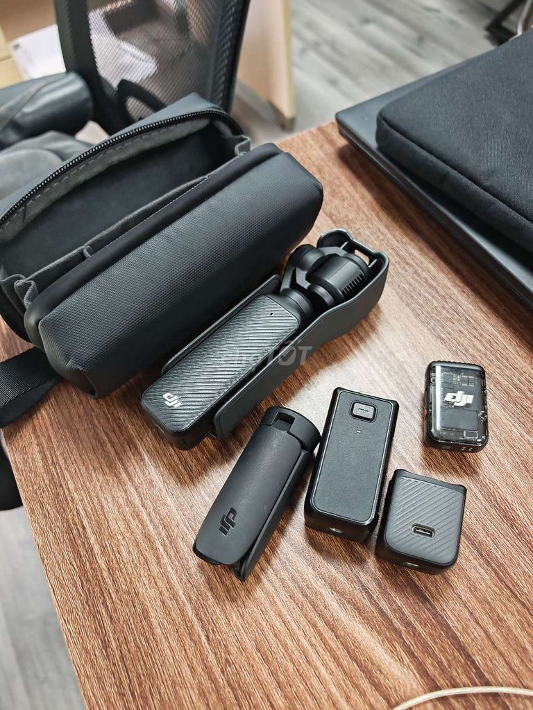 Máy quay DJI Pocket 3 Combo Đen. Mua bán Máy ảnh, Máy quay tại Quận Hà Đông Hà Nội được đăng bởi tuấn anh hình 1