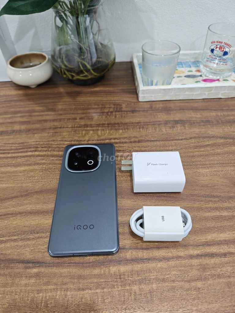 Vivo IQOO 13 5G Đen 12/256 sạc 80w có ship COD. Mua bán Điện thoại tại Quận Hoàng Mai Hà Nội được đăng bởi Trần Ngọc Hiếu hình 1