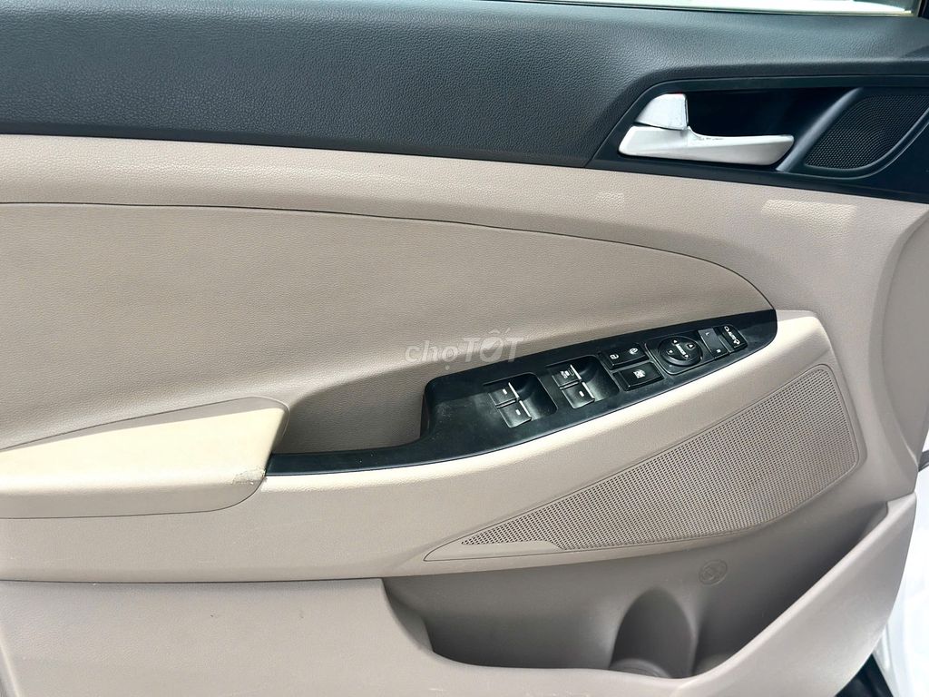 Hyundai Tucson 2.0 AT 2020 màu trắng đẹp. Mua bán Ô tô tại Quận Gò Vấp Tp Hồ Chí Minh được đăng bởi Huy 702 hình 13
