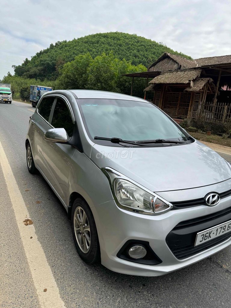 Hyundai Grand i10 2015 1.0 Base - 230000 km. Mua bán Ô tô tại Huyện Thường Xuân Thanh Hóa được đăng bởi quân thu hình 4