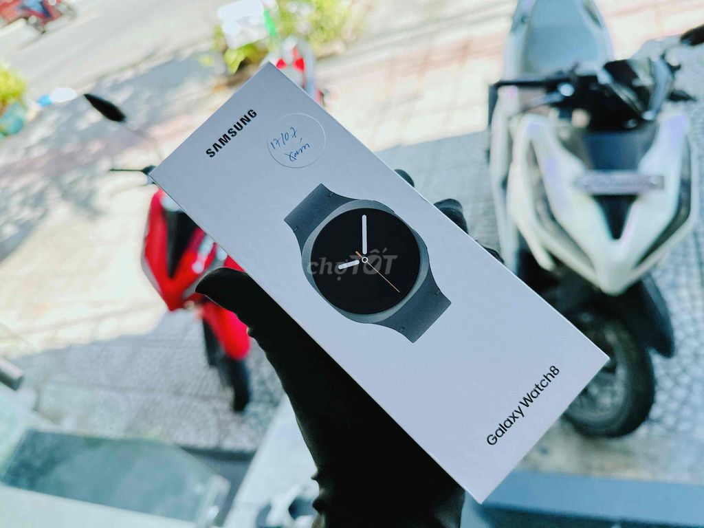 Samsung Watch8 40mm xám GPS Việt Nam new seal 100%. Mua bán Thiết bị đeo thông minh tại Quận Hải Châu Đà Nẵng được đăng bởi TUẤN LUXURY MOBILE ĐÀ NẴNG hình 1
