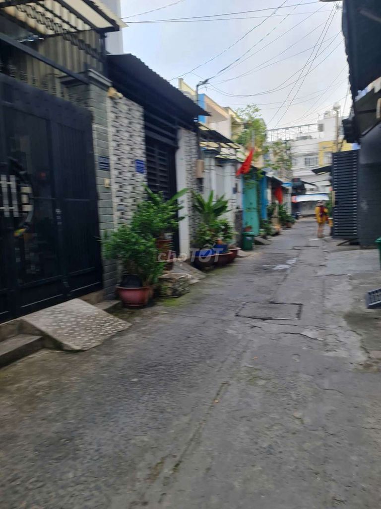 nhà ngay khu vực hương lộ 2 kế bên bệnh viện Bình Tân dt 4×8 Giá 2ty9