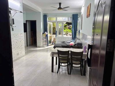 BÁN GẤP CHCC NHẤT LAN 1 (A,B ), 2tỷ 450- TẶNG NỘI THẤT