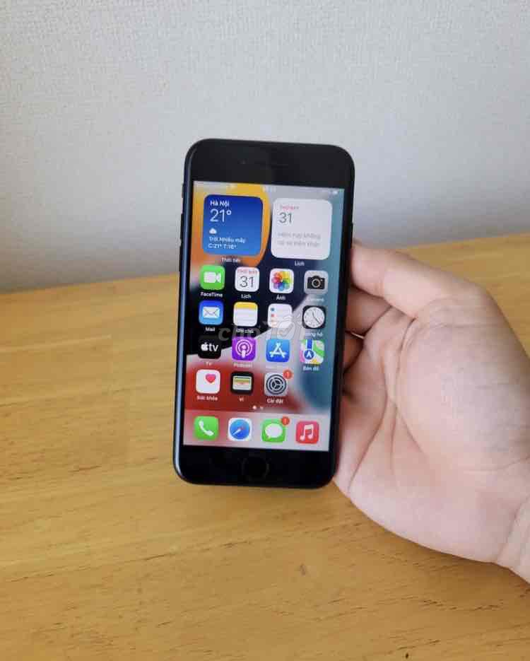 Apple iPhone SE 3 Đen. Mua bán Điện thoại tại Thành phố Buôn Ma Thuột Đắk Lắk được đăng bởi Quang Phan hình 1