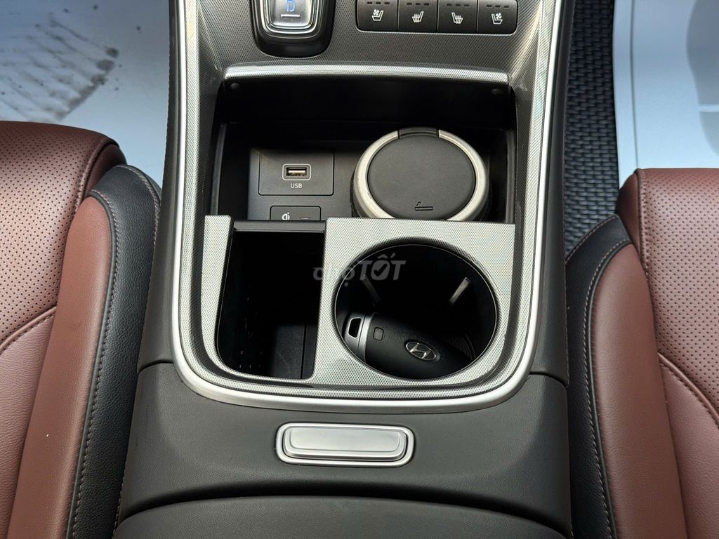 Hyundai Santafe 2.2D Premium 2022 1 chủ odo 7v9km. Mua bán Ô tô tại Quận Bắc Từ Liêm Hà Nội được đăng bởi Mr Cường hình 16