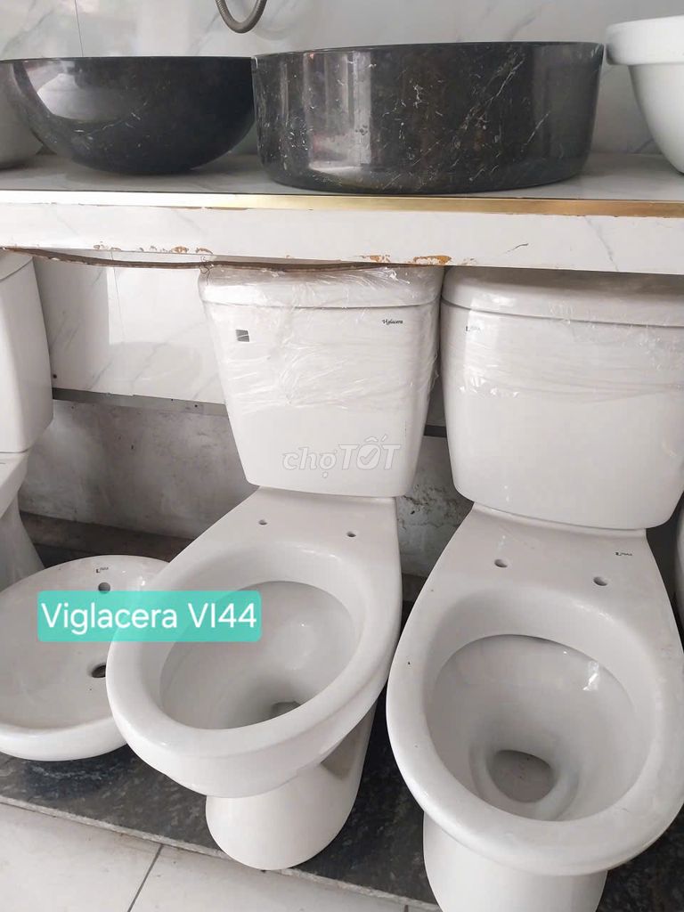 Thanh lý Bồn cầu 2 khối Viglacera VI44 Trắng. Mua bán Thiết bị vệ sinh, nhà tắm tại Quận Hoàng Mai Hà Nội được đăng bởi Thiết bị vệ sinh Vietbig hình 1