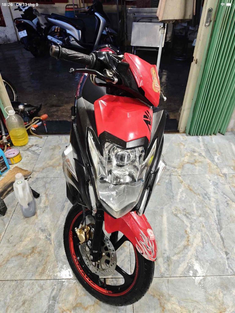 Yamaha Nouvo 6 2014 красно-черный для работы в Grab