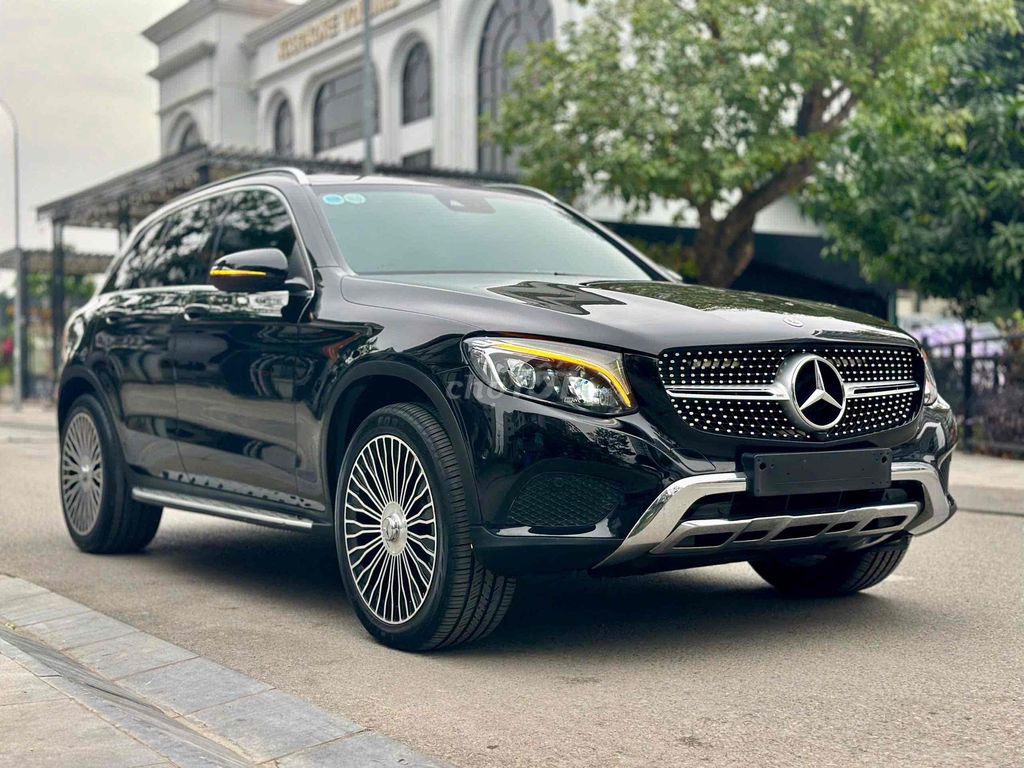 Mercedes Benz GLC 2018 250 4MATIC - 80000 km