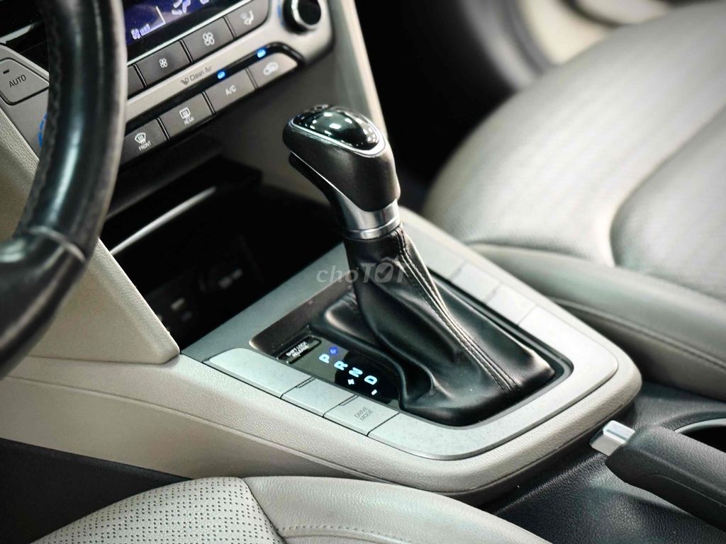 Hyundai Elantra GLS 1.6AT 2017 siêu đẹp. Mua bán Ô tô tại Thành phố Thủ Đức Tp Hồ Chí Minh được đăng bởi Nguyen Trung hình 13