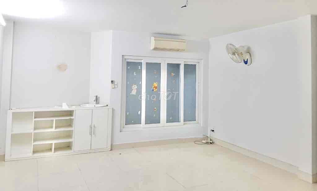 Siêu phẩm kế sân bay, P4 Tân Bình. DT 67m giá chỉ 15,x tỷ