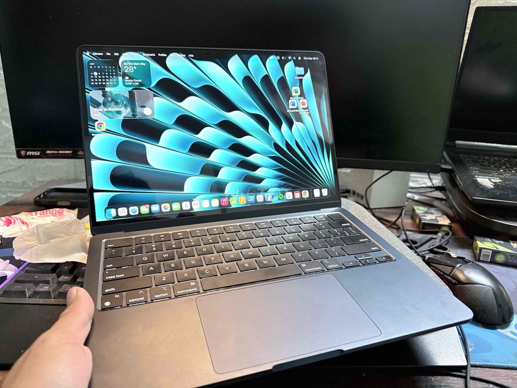 Apple Macbook Air M2 midnight 16/256. Mua bán Laptop tại Quận Thanh Khê Đà Nẵng được đăng bởi Thành hình 1