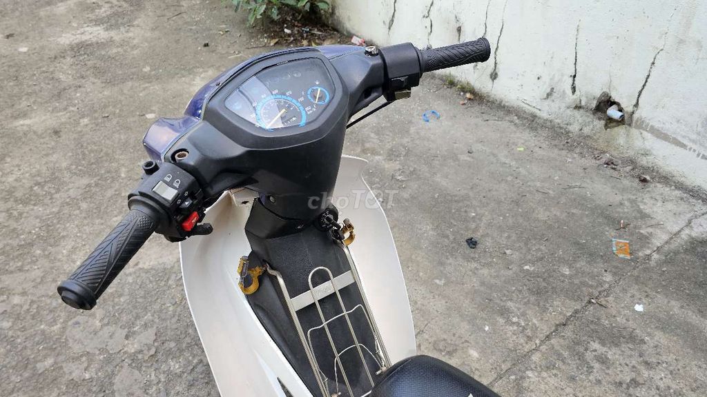 cần bán siuis 50 moi đẹp. Mua bán Xe máy tại Huyện Trảng Bom Đồng Nai được đăng bởi chu hai hình 4