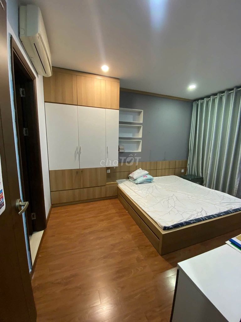 Продажа 3-комнатной квартиры в Нгоай Зяо Доан, 120 кв.м, балкон на юго-восток