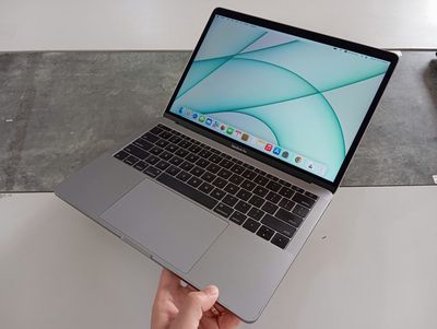 Macbook Pro 13-inch 2K / Core i5 / 8G / 256G. Mua bán Laptop tại Thành phố Thủ Dầu Một Bình Dương được đăng bởi Laptop Hoàng Phát
