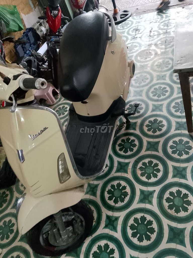 Xác Vespa ko bình đủ giấy tờ. Ko lỗi bỏ bình chạy.. Mua bán Xe điện tại Quận Sơn Trà Đà Nẵng được đăng bởi Nguyễn thái hoài hình 1