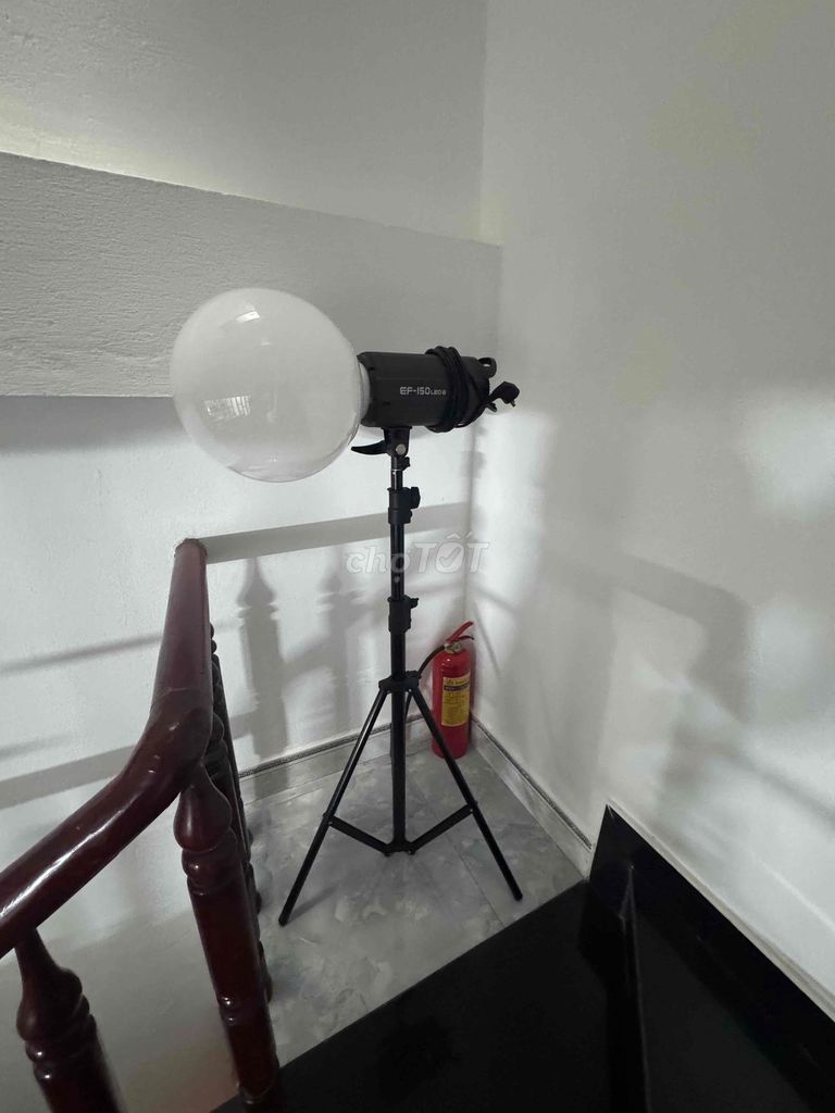 Đèn studio EF-150 LED Đen. Mua bán Máy ảnh, Máy quay tại Quận Liên Chiểu Đà Nẵng được đăng bởi Do Thi Thu Trang hình 1
