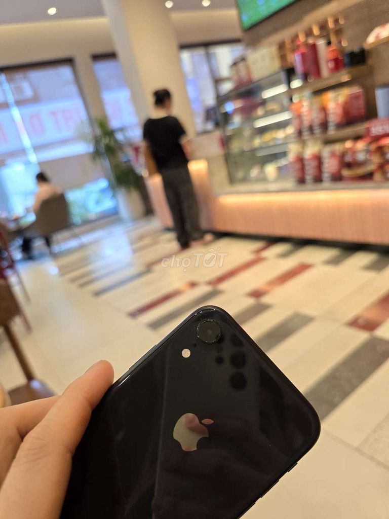 Apple Iphone Xr đẹp keng, không lên nguồn. Mua bán Điện thoại tại Quận 6 Tp Hồ Chí Minh được đăng bởi Quách Vinh hình 1