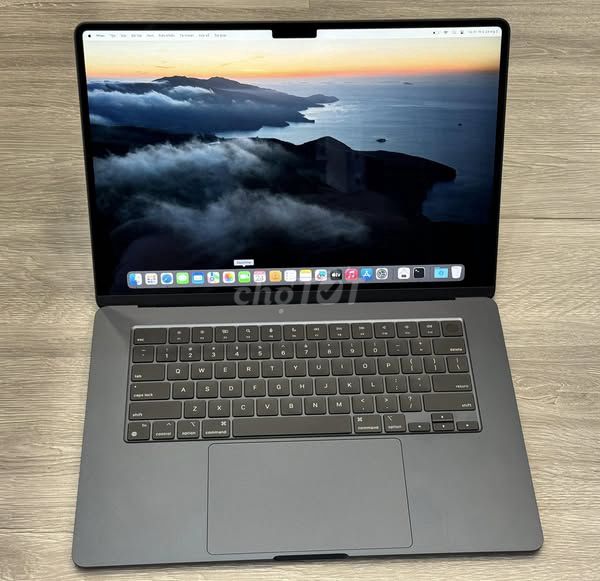 Macbook Air 15 inch M3 16G Ram / SSD 512G 99% keng