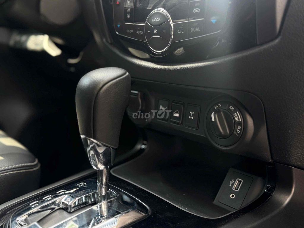 Nissan Navara 2022 PRO4X - 21000 km. Mua bán Ô tô tại Quận Tân Phú Tp Hồ Chí Minh được đăng bởi Hoang Long Geely hình 12