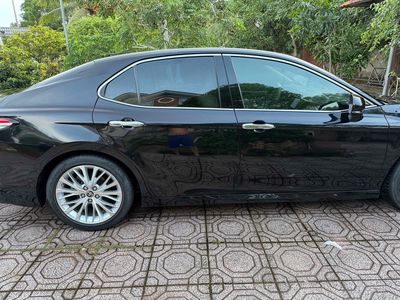 Toyota Camry 2020 2.5Q - 40000 km. Mua bán Ô tô tại Thành phố Cao Lãnh Đồng Tháp được đăng bởi Lê Sang