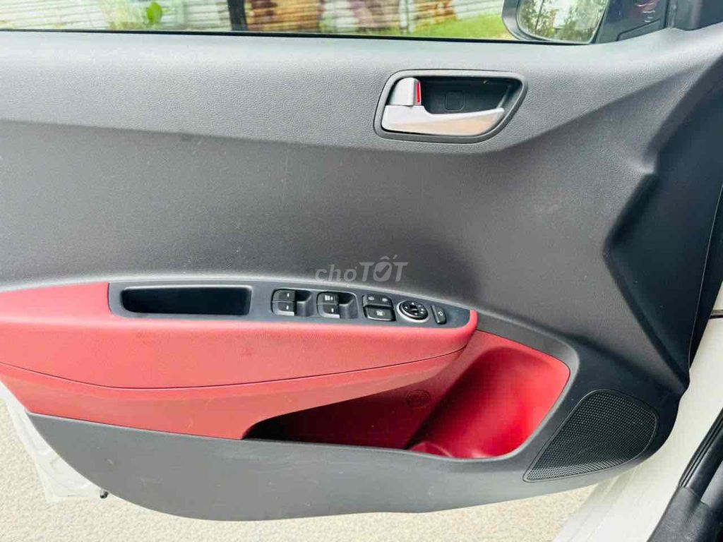 Hyundai i10 20120 1.2AT xe 1 chủ chạy 23.000km. Mua bán Ô tô tại Quận 12 Tp Hồ Chí Minh được đăng bởi Phạm Hoàng hình 11