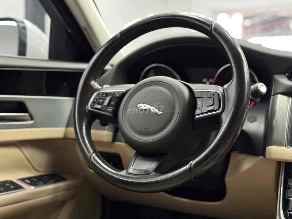 Jaguar XF 2016 Prestige 2.0 AT - 380000 km. Mua bán Ô tô tại Quận 7 Tp Hồ Chí Minh được đăng bởi Hoàng Anh Tuấn hình 8