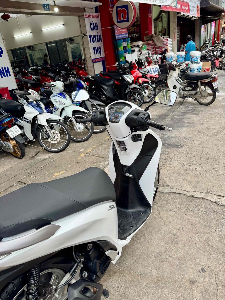 🟢🟢 SH 150 Trắng đen 2016 Smarkey chính chủ có góp. Mua bán Xe máy tại Thành phố Biên Hòa Đồng Nai được đăng bởi XE MÁY CŨ THÀNH MỸ  hình 8